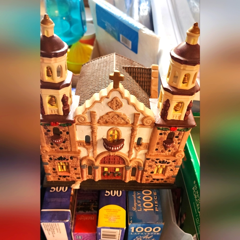 1998 Dickens Collectible Church